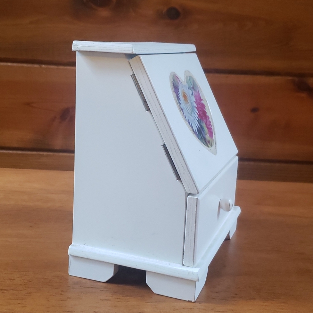 Jewelry Box - Picture 3 of 4